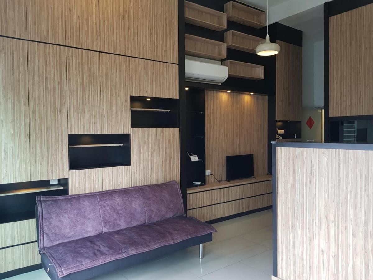 06- Austin Regency Taman Mount Austin Studio 4-5Pax Джохор-Бару Номер фото